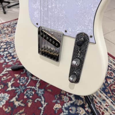 G&L Tribute Series ASAT Classic Vintage White image 6