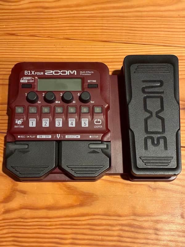Zoom B1X FOUR
