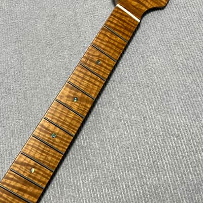 Round end stainless steel 22 frets 5a roasted flame Maple guitar neck 25.5inch hole 10mm Wheel truss rods image 3