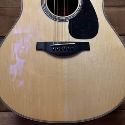 Yamaha LL-16HB Dreadnought Acoustic Natural w/case image 2