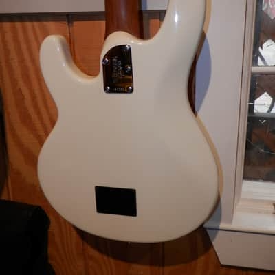 Music Man Sting Ray 4 String Bass Ivory White with hard shell case Mint. roasted maple neck ash image 4