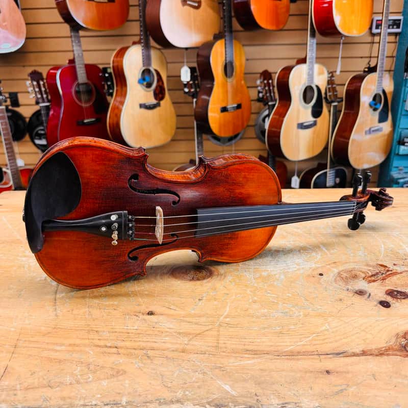 Eagle VK-644 4/4 Violin w/Case & Bow image 1