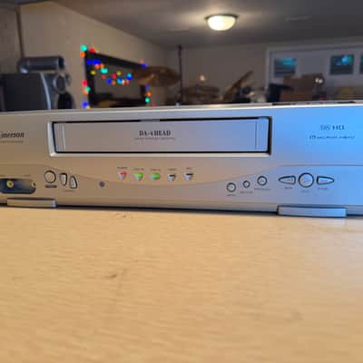 Emerson EWV404 VHS VCR 4 Head Player Recorder Tested And Working No Remote image 3