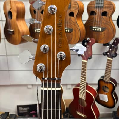 Sire P5 R 5 strings Marcus Miller 2026 - Nat image 3