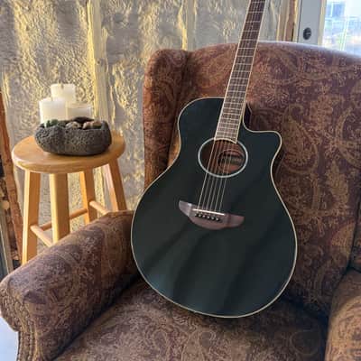Yamaha APX600 Black with Semi Hard Case image 1