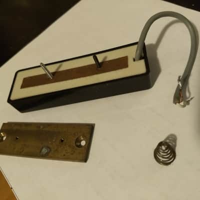 Guild B-301 / B-302 soapbar P-90 vintage bass pickup image 2