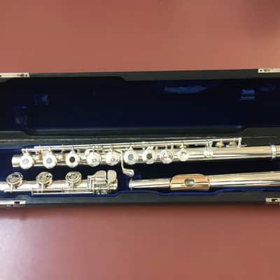 Vintage 1963 W.S Haynes Handmade Solid Silver Flute, New Pads, with 14K Gold Lip; with Case image 1