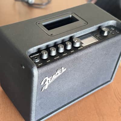 Fender Mustang GT 40 40-Watt 2x6.5" Modeling Guitar Combo 2017 - 2018 - Black image 4