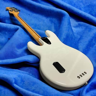 Ernie Ball Music Man StingRay 4 "70's Retro", Gloss White / Maple image 12