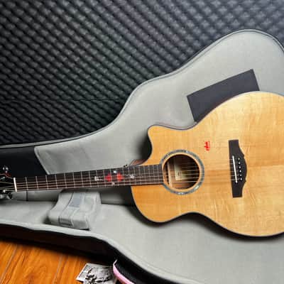 Kepma F2 Solid Top Acoustic Guitar with gig bag image 23