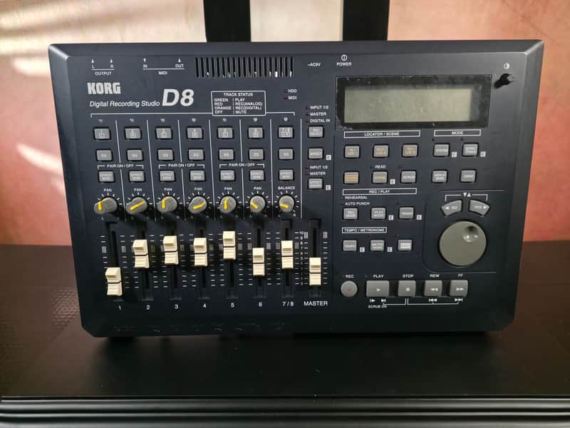 KORG D8 Digital Recording Studio Multitrack 8 Track Recorder with Original Soft Case image 1
