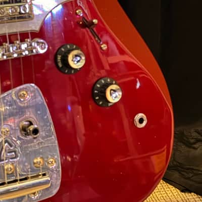 Guild Surfliner Deluxe Offset Electric Guitar – Metallic Red – Roasted Maple Neck – HSS – Vibrato image 5