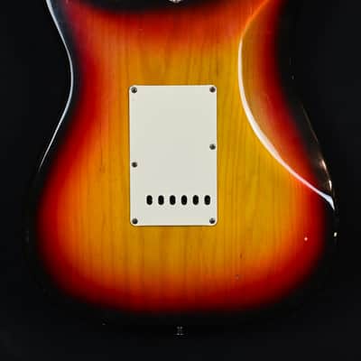 Fender Stratocaster from 1977 in Sunburst with Hardcase image 7