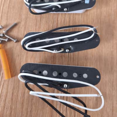 Suhr V60 Alnico V Special Guitar Pickup Set White image 4