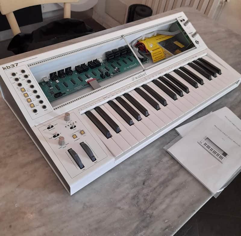 Waldorf kb37 37-Key Eurorack Keyboard Synthesizer 2016 - Present - White image 1