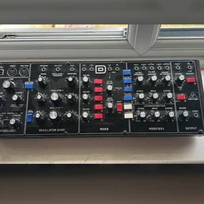Behringer Model D 2021 - black