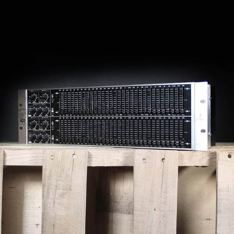 Behringer Ultragraph Pro FBQ6200 2-Channel 31-Band Graphic Equalizer image 2