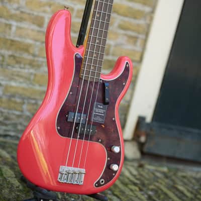 Fender Limited Edition Vintera II Road Worn '60s Precision Bass - Fiesta Red image 3