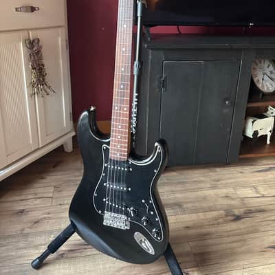 Squier MIJ Standard Stratocaster with Rosewood Fretboard 1984 - 1988 - Black image 3