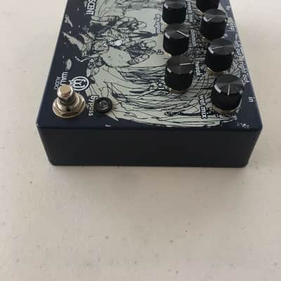 Walrus Audio Descent Digital Reverb Octave Machine Octaver Guitar Effect Pedal image 3