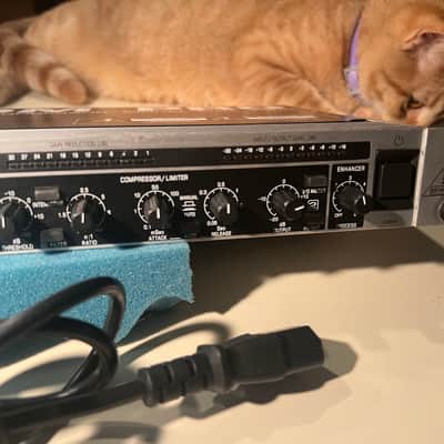 Behringer Autocom Pro MDX1400 Compressor / Limiter with IEC power cable and rack mount bolts/washers image 4