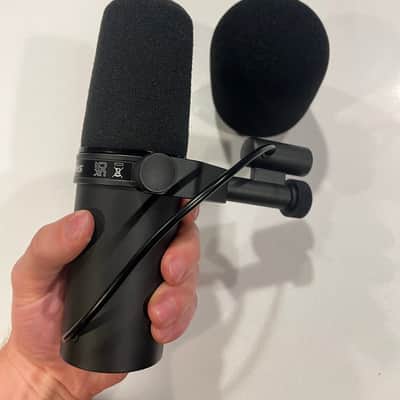Shure SM7B Cardioid Dynamic Microphone 2001 - Present - Black image 3