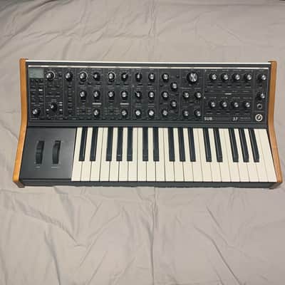 Moog Subsequent 37