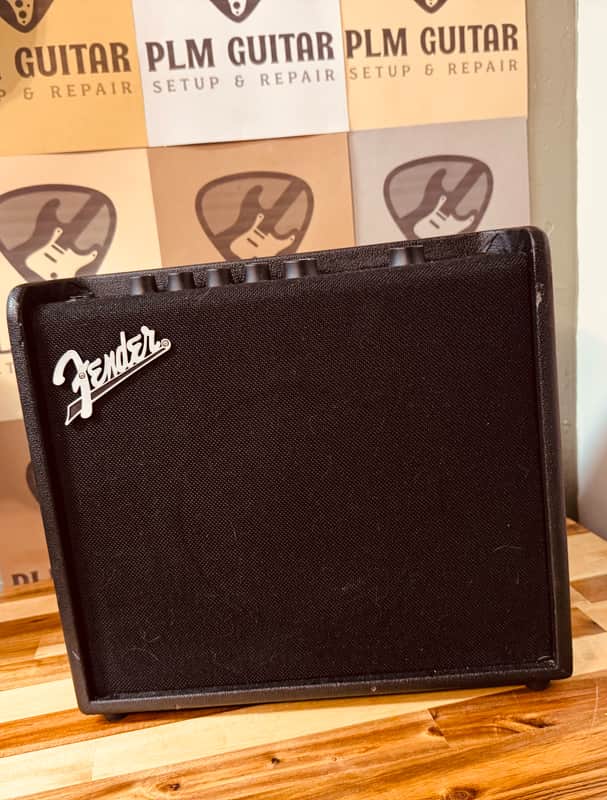 Fender Mustang LT25 25-Watt 1x8" Digital Modeling Guitar Combo 2019 - Present - Black image 1