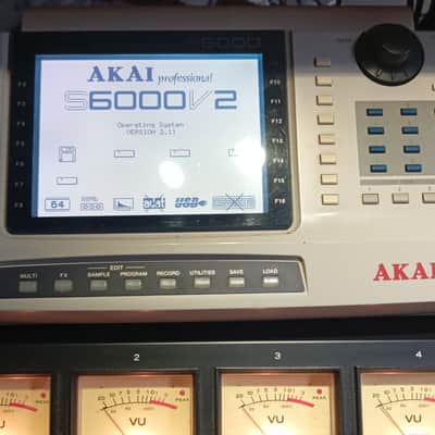 Akai S6000 V2 con Usb