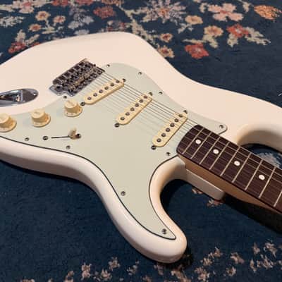 2005 Fender Standard Stratocaster - Arctic White image 3
