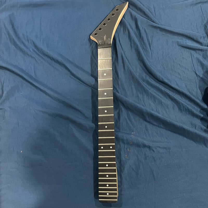 Lasido Jackson style 80s Pointy neck maple with ebony fingerboard image 1