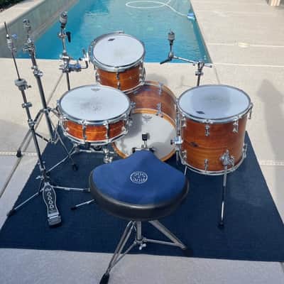 Craviotto Solid Cherry Drum Set – All drums signed by Johnny (2009) – 18/12/14 + 5.5 Snare – Collector Grade image 11