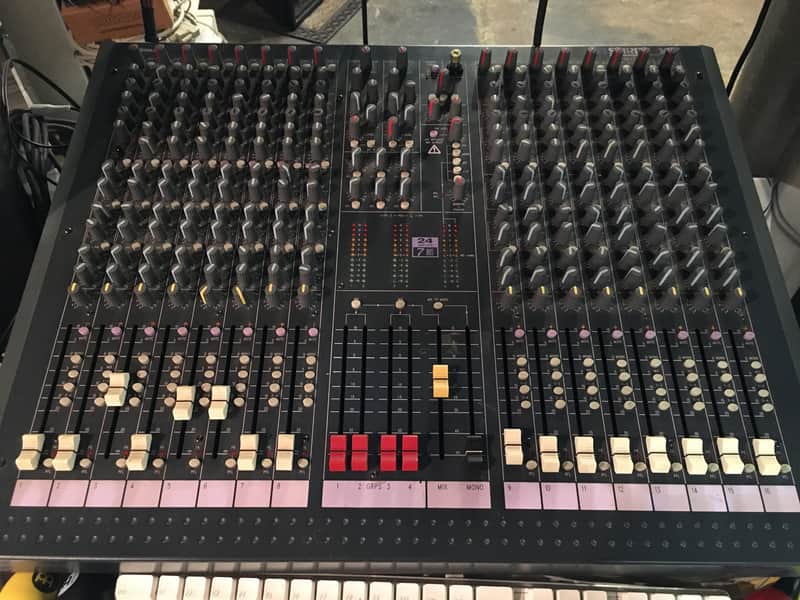 Soundcraft Spirit LX7 16-channel mixing console | Reverb