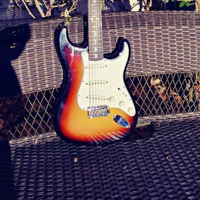 '66 Custom Shop Limited Edition Stratocaster Sunburst - Deluxe Closet Classic (2022) image 2