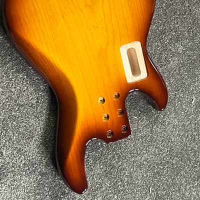 G&L CLF Research L-2000 Bass Body Old School Tobacco Sunburst image 4