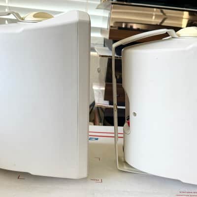 Klipsch AW-525 All Weather Outdoor Speakers w/ Mounting Brackets; Tested SEE VIDEO image 9