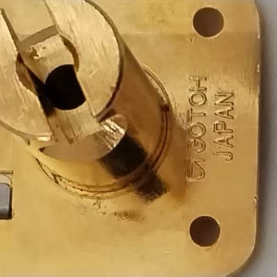 Gotoh Bass Tuners / Machine Heads (Gold, Cloverleaf) 2 Left, 2 Right FB30? Possibly - Gold image 4