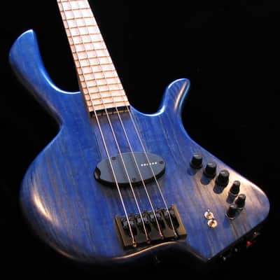 BEE Bass "STINGER" 4-string bass w/ Graph-Tech "Ghost" Piezo System-INCLUDES Roland GR-20 AND 13-Pin OEM (Roland) cable