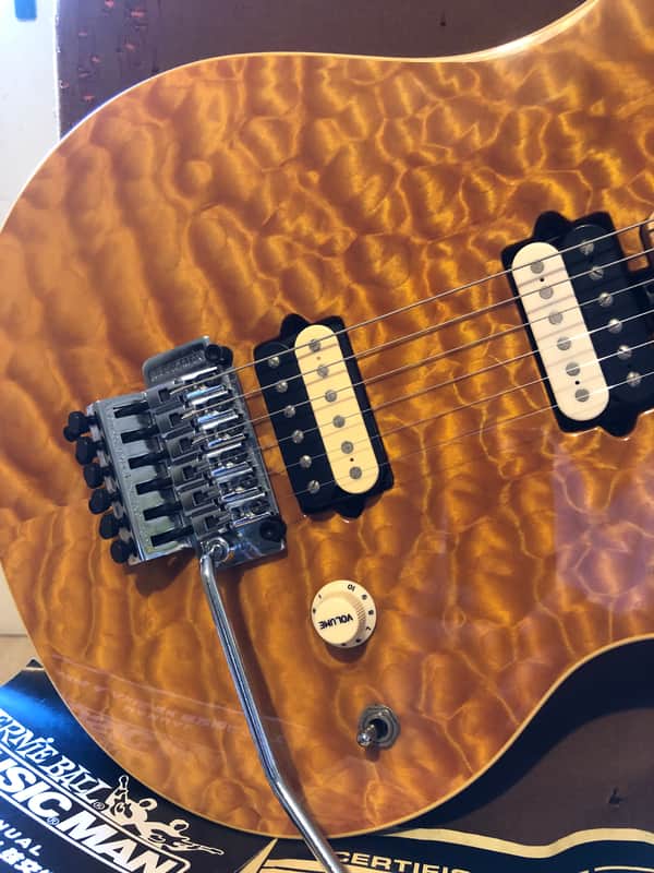 Music Man Axis USA Custom Made Trans Gold Quilt Birdseye Maple w