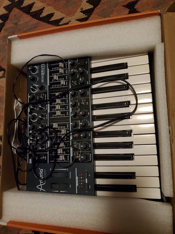 Arturia MiniBrute 25-Key Synthesizer | Reverb UK