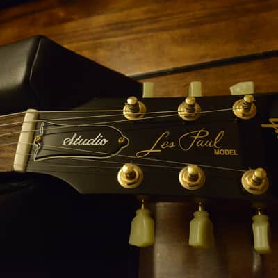 Gibson Les Paul Wine Red Guitar Gold Hardware Deluxe Tuners USA Case OHSC image 11