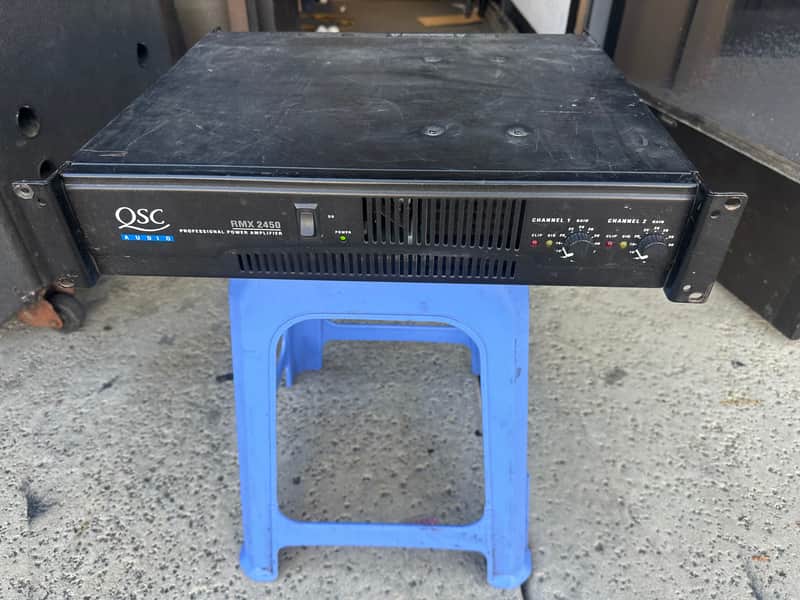 QSC RMX2450 2400-Watt Professional Power Amp 2000s - Black image 1