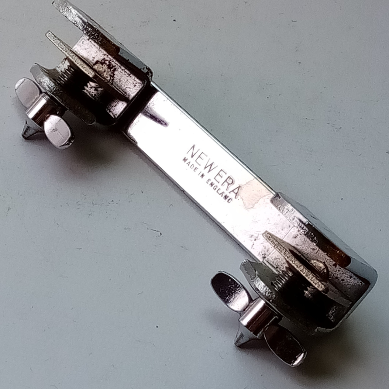 Premier "NEW ERA" Bass Drum Anchor/Clamp-On Spurs/Spikes Mount Chrome Vintage60s — main photograph