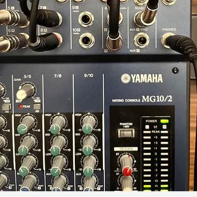 Yamaha MG 10/2 Analog Mixing Desk Mixer 10 Channel image 2