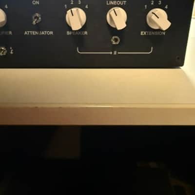 de Lisle Amp-Speaker Selector 4×4 Pro Plus 2020's - Black image 3