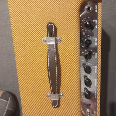 Fender Blues Junior Lacquered Tweed 15-Watt 1x12" Guitar Combo 2016 - Present - Lacquered Tweed image 4
