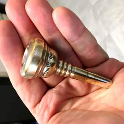 GOLD PLATED VINTAGE RUDY MUCK CUSHION 13C RIM CORNET MOUTHPIECE MID 1950'S VERY GOOD SHAPE ORIG FIN 90% APROX. image 1