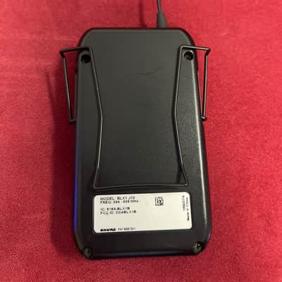 Shure BLX4 Transmitter and Receiver image 5