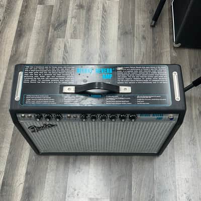 Fender '68 Custom Deluxe Reverb 2-Channel 22-Watt 1x12" Guitar Combo 2013 - Present - Black image 2