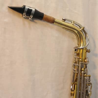 Conn 20M Alto Saxophone w/Case - Brass image 11